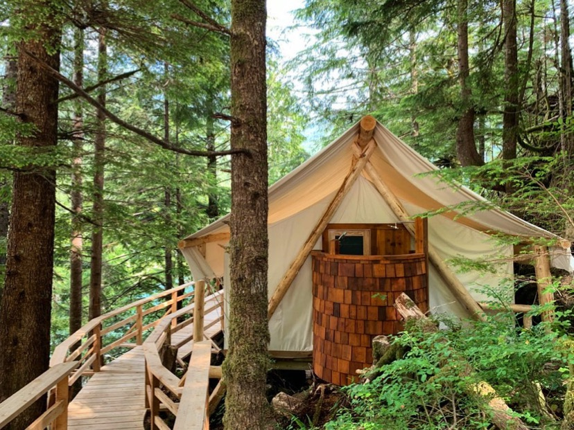 TheTrueNorthCol's tweet photo. Enjoy peekaboo views of the @ClayoquotResort estuary through the towering trees from your balcony 🌿✨ Now booking May - September 2021. 

https://t.co/h4iYW2Lpzc

#thetruenorthcollection #luxurycanada https://t.co/C8HnATQeVO