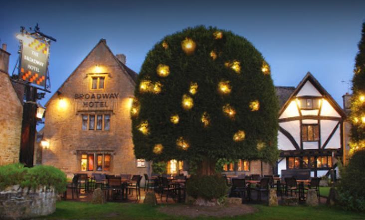 BuzzElect's tweet image. We've been at the lovely Broadway Hotel renovating some of their rooms ready for when they are able to open again - fingers crossed it's very soon!  buff.ly/2sV12CM
#Electrical #testing #electrician #Worcestershire #evesham #hotels #Broadway #Cotswolds @EveshamHour