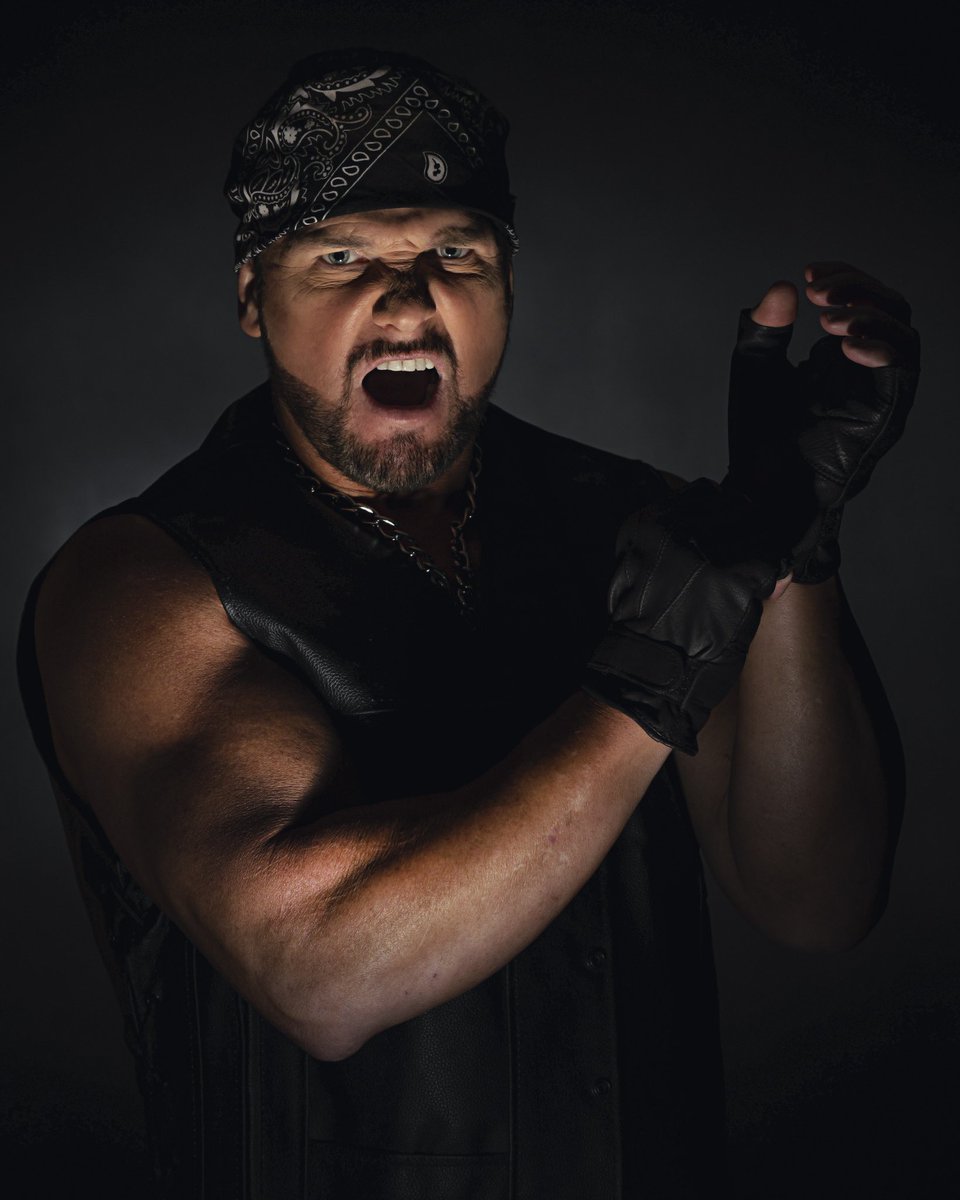 AJStylesOrg's tweet photo. I MAKE THIS LOOK GOOD! 
#Undertaker30 @WWE https://t.co/CVieDKyxpS
