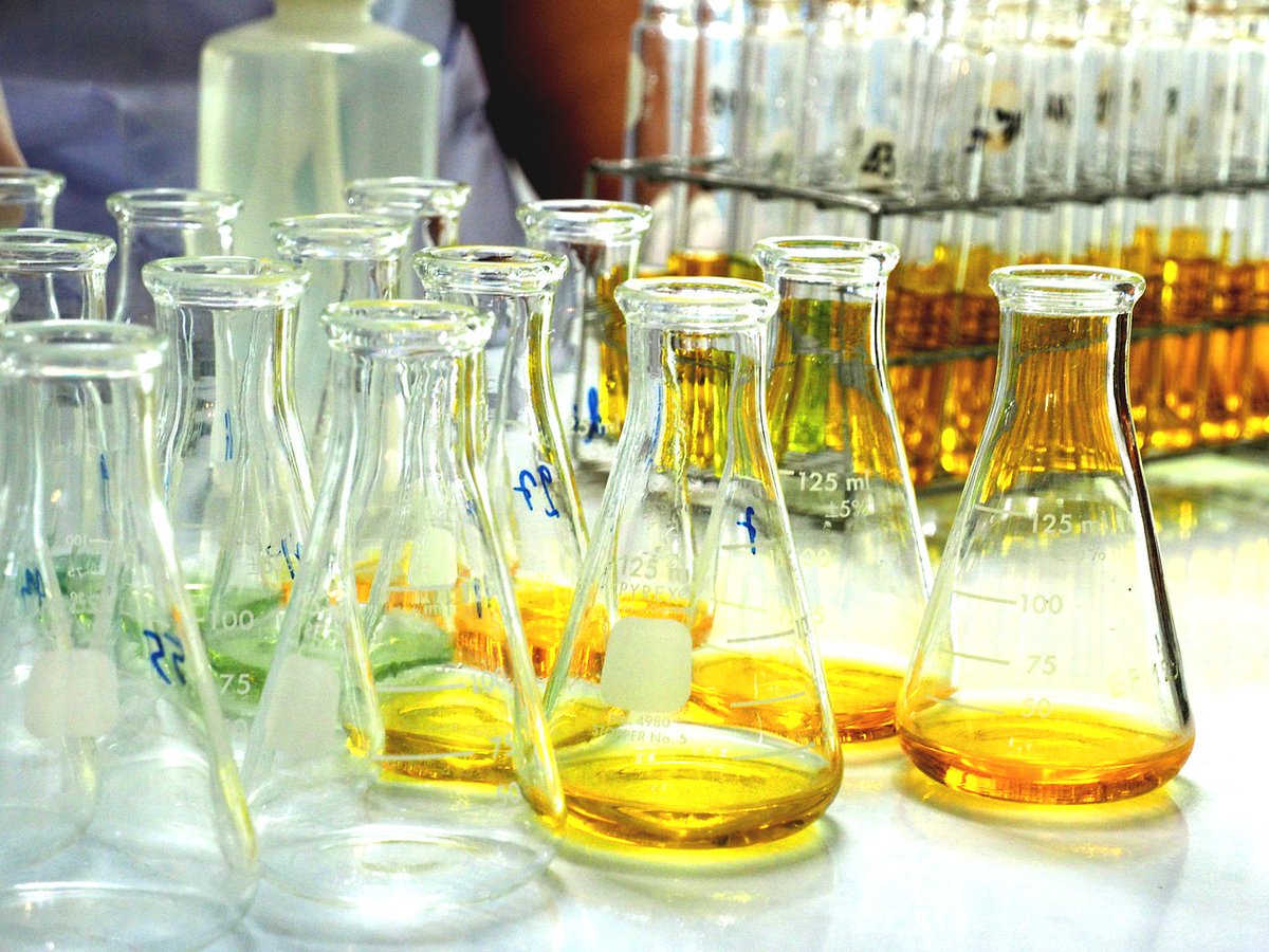 SrjcStem's tweet photo. The @SantaRosaJC Spring 2021 Schedule of Classes is now available! Many #STEM laboratory classes will be offered in a hybrid format with in-person labs, including ANAT 1, BIO 2.1, BIO 2.2, MICRO 5, CHEM 3AL, 3B, 12B, 60, &amp; more!  

Details at https://t.co/4B4WTmxslN https://t.co/bFOWNDbTnb