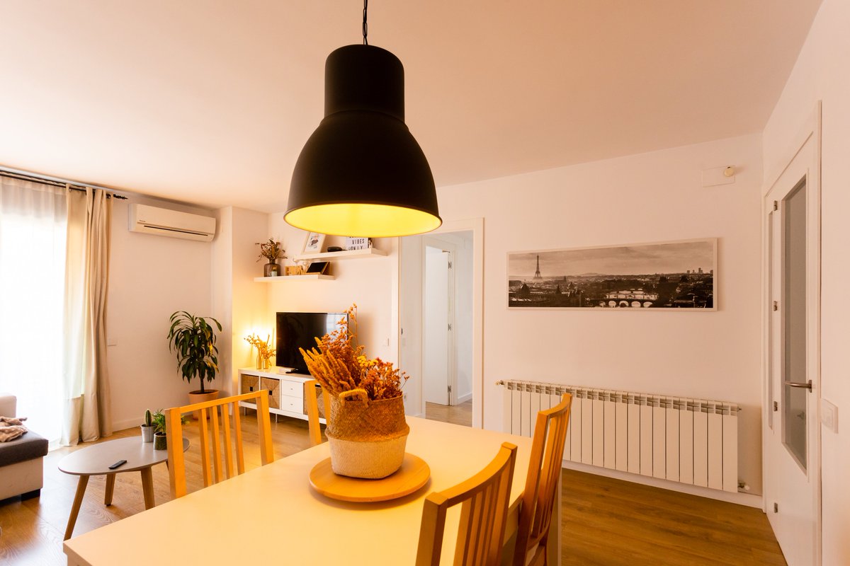 LoxoneES's tweet image. Un piso convencional convertido en Smart Home gracias a la tecnología #LoxoneAir
loxone.com/eses/rehabilit…