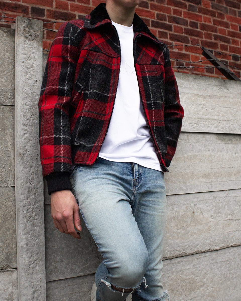 zoofashions's tweet photo. Time to get weekend-wardrobe ready with these off-duty styles from Saint Laurent and Givenchy: https://t.co/ScpZwcOkY5

#givenchy #givenchyparis #givenchymen #saintlaurentparis #saintlaurent #ysl #ootd #luxury #fashion #style #menswear #mensfashion #london #zoofashions https://t.co/pUDLKi1mTj