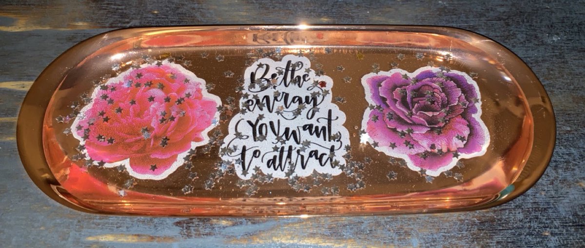 jptayyy's tweet photo. Hello loves💛 My boyfriend and I made a couple rolling trays and realized they could be used for more than just that! If you guys are interested in purchasing one with your own ideas that we can make for you, let me know and we can get one started for you! https://t.co/XC3xd7tI0g