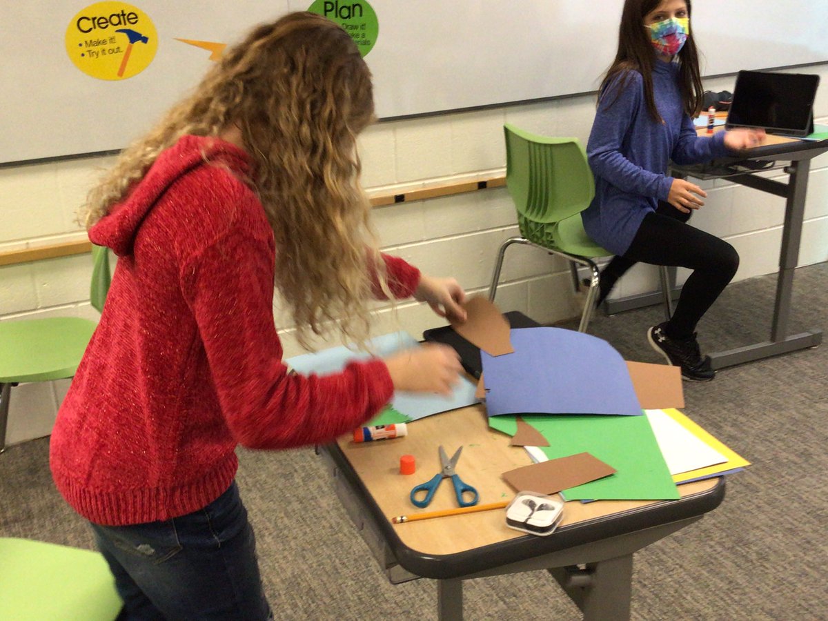 SchmidtTechie's tweet photo. So much fun using hands on materials and creating #stopmotion #watercycles in #fourthgrade We can not wait to share our videos @GreenleafGators https://t.co/LosXza8v9q