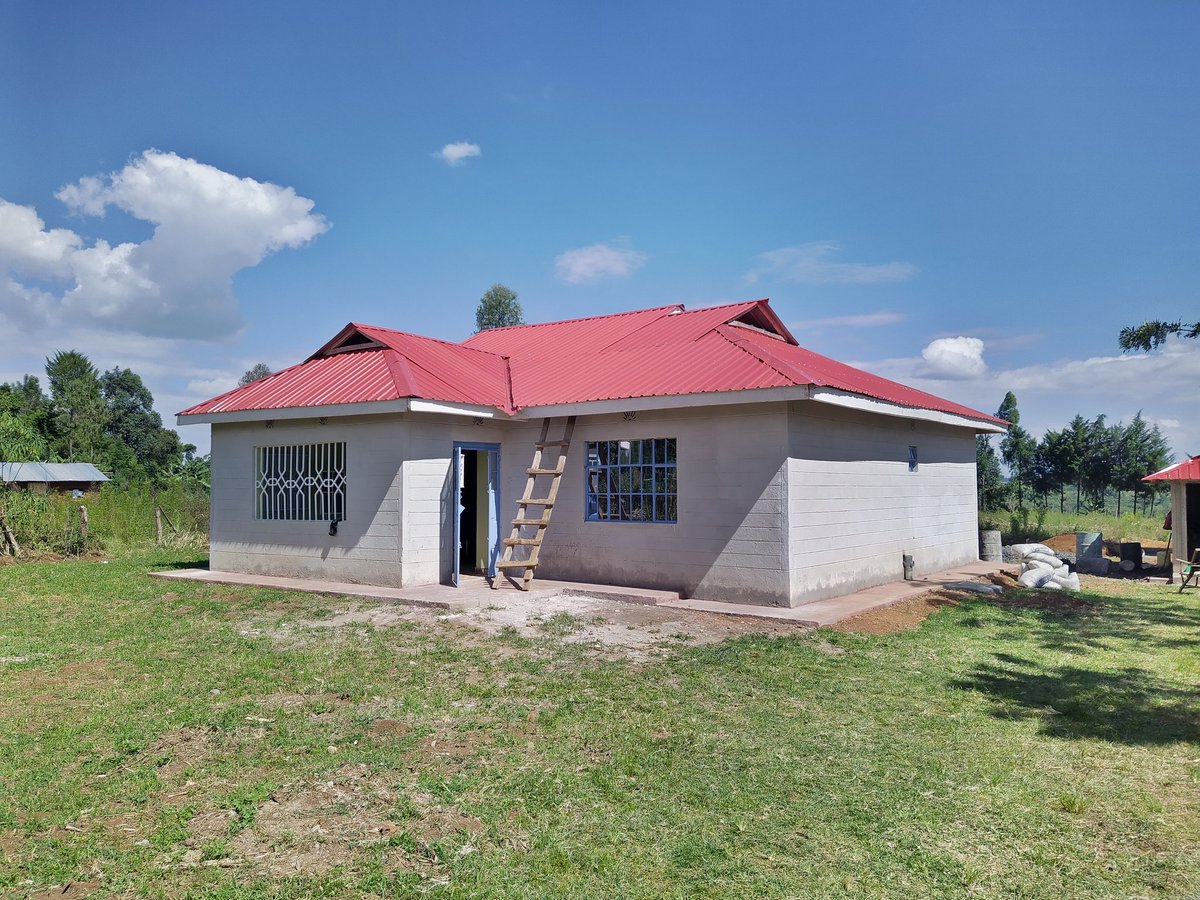 Haven& #39;t DIY& #39;ed for Sometime. Decided to do a survey for a client in Turbo. As part of the Survey, we needed to Calculate NRC & MRC for Elec Vs Solar installation to see the viability (Transformer iko mbali). That advises on the Capex (As I have said, Solar is Capex Intensive)
