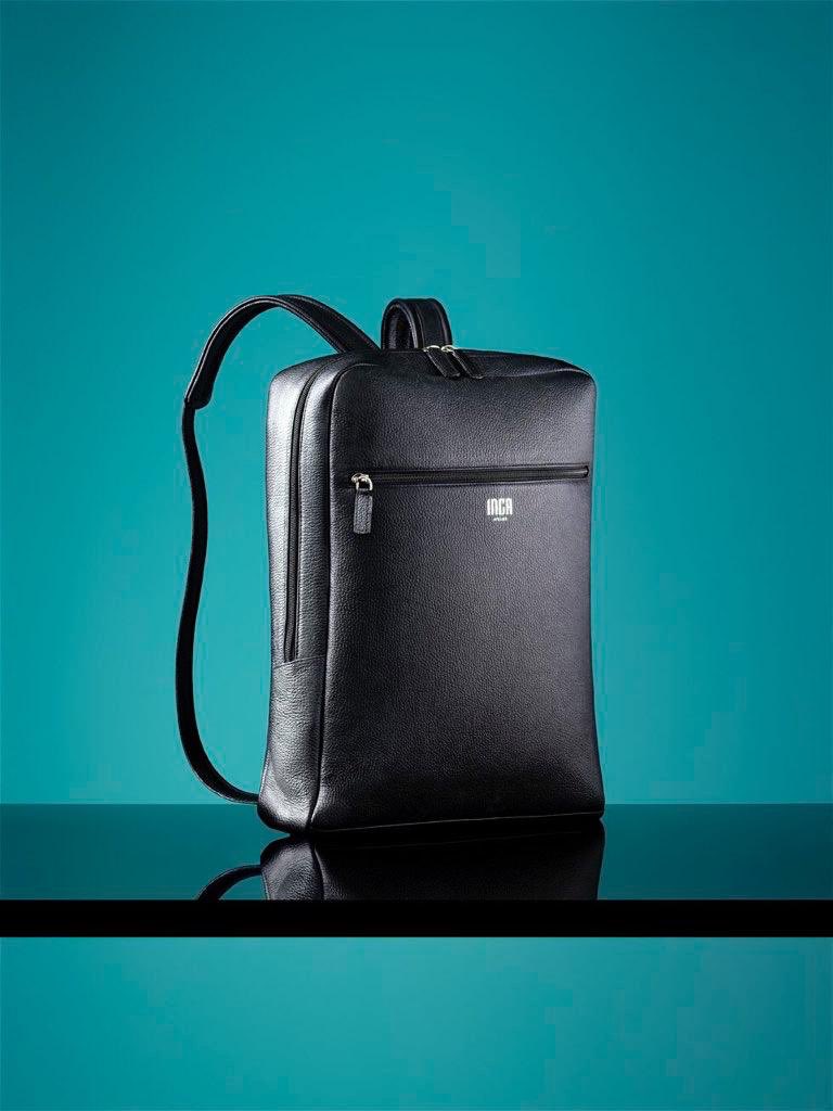 OscarMagud's tweet photo. The Brother @ingagubeka makes the best bags | Place your Order now !!! @ingaatelier !!! 👌🏽 #BlackExcellence https://t.co/hhNTMW2nXS
