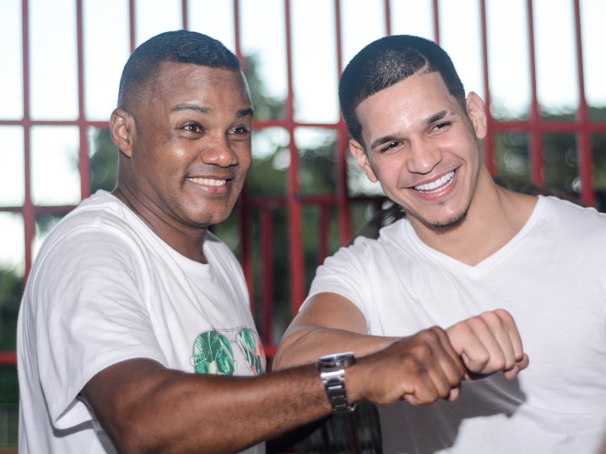 trboxeo's tweet photo. 💣💥 Mucha pegada en una sola foto.
Tito! Tito! Tito! ✖️ @EdgarBerlangaJr
#PoderBoricua 🇵🇷 https://t.co/XbdryH4k8Y