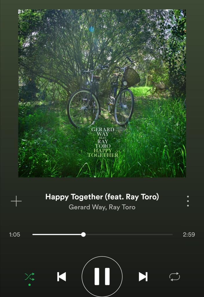 LauBlake's tweet photo. @ingridtamaramvs #juevesdecovers yo quiero escuchar el cover que hizo Gerard Way de "happy together" https://t.co/YWenQufKdR