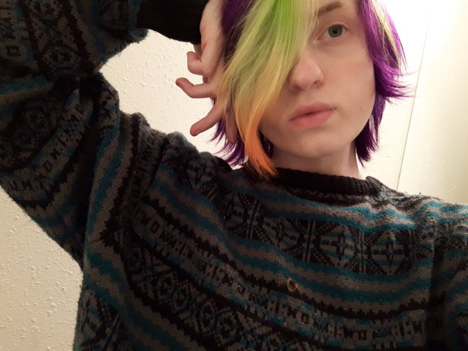 1 pic. Idk if I ever did an intro???? Doing one now ???♂?
I'm Whorror Ry
-trans man, 23, he/him/his
-Nsfw/18+