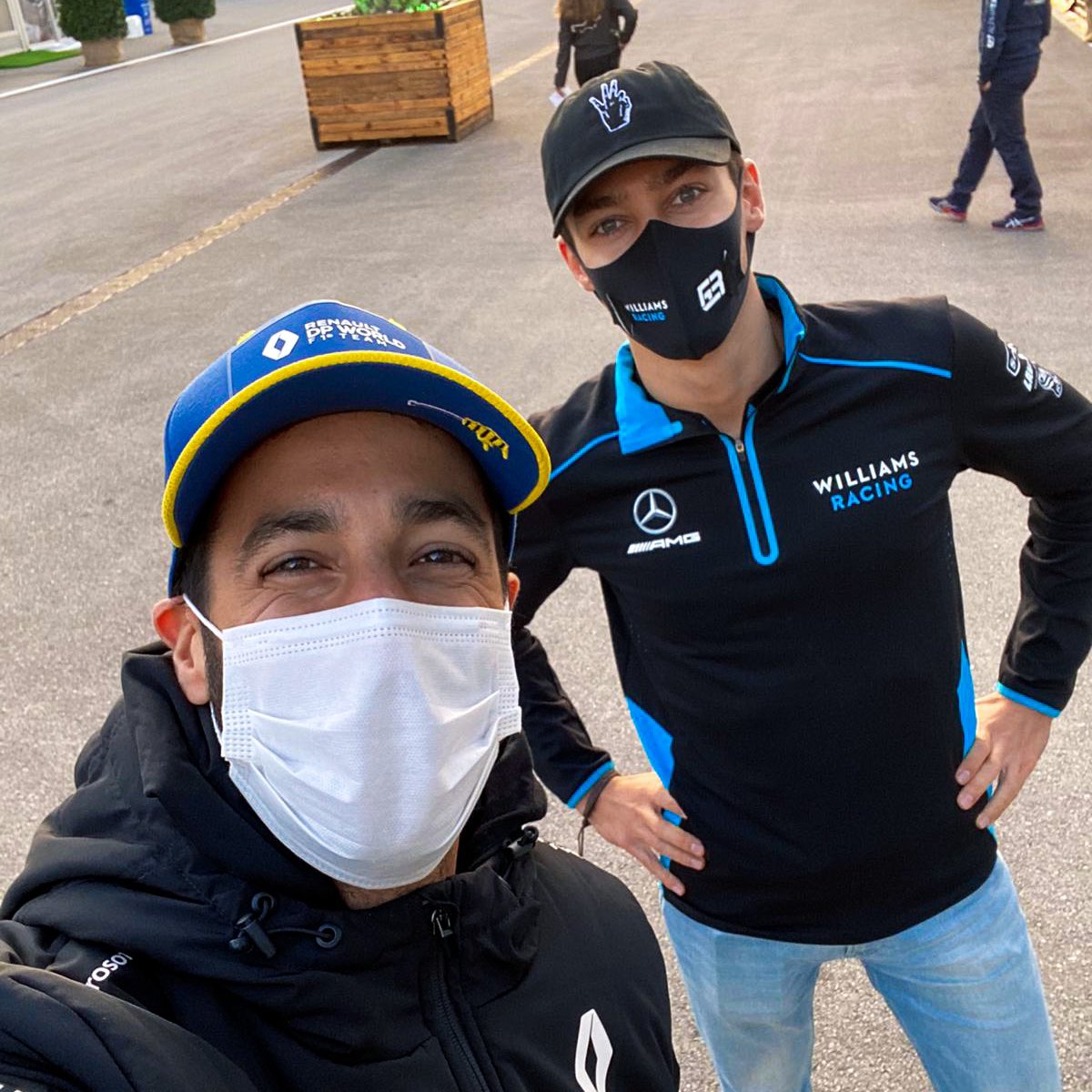Proud @danielricciardo ambassador.
Thanks for the hat bro ๐ https://t.co/52VsNRImrO
