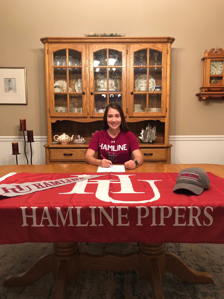 214Lacrosse's tweet photo. 🌟Congrats to our 2021 Defender, Nicole Phillips, on signing her National Letter of Intent to play Lacrosse at Hamline University!!💛We are so proud of you!!👏🏼Go Pipers!❤️🤍
•
#214edge
#214recruiting 
#family214ever https://t.co/8AMaMeeJ4w