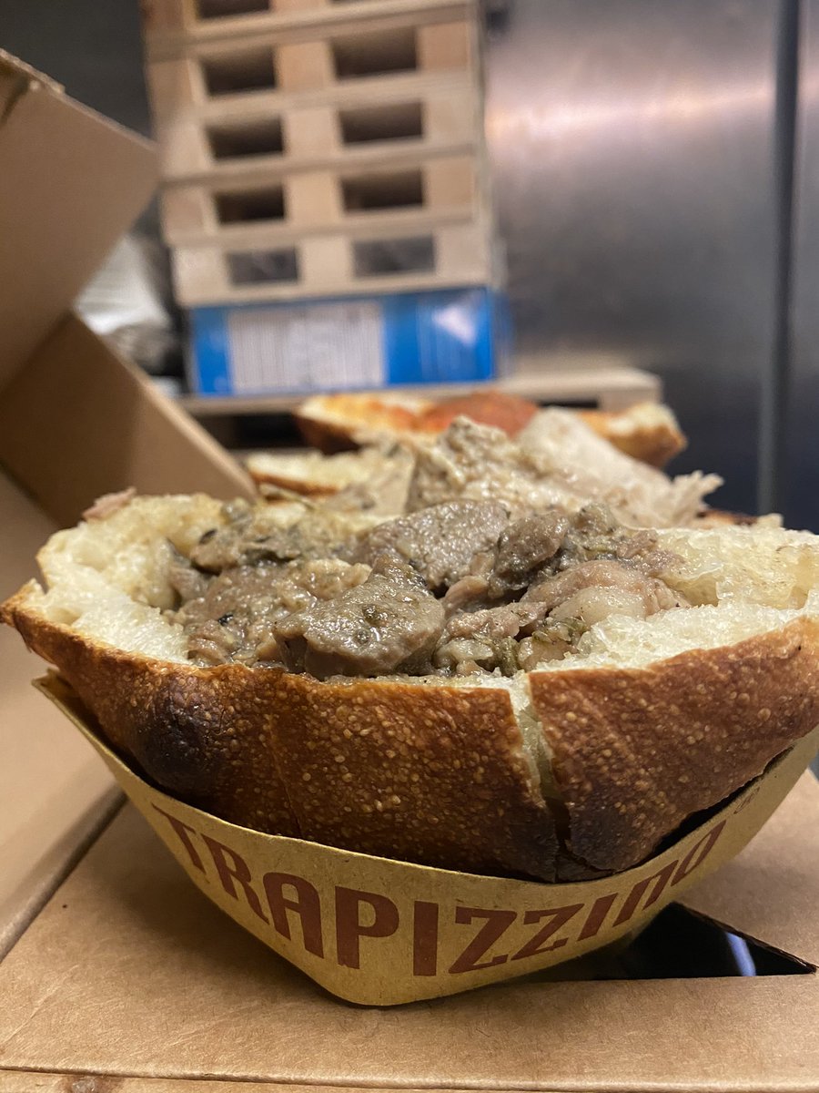 Barcollomanonmollo. tweet media