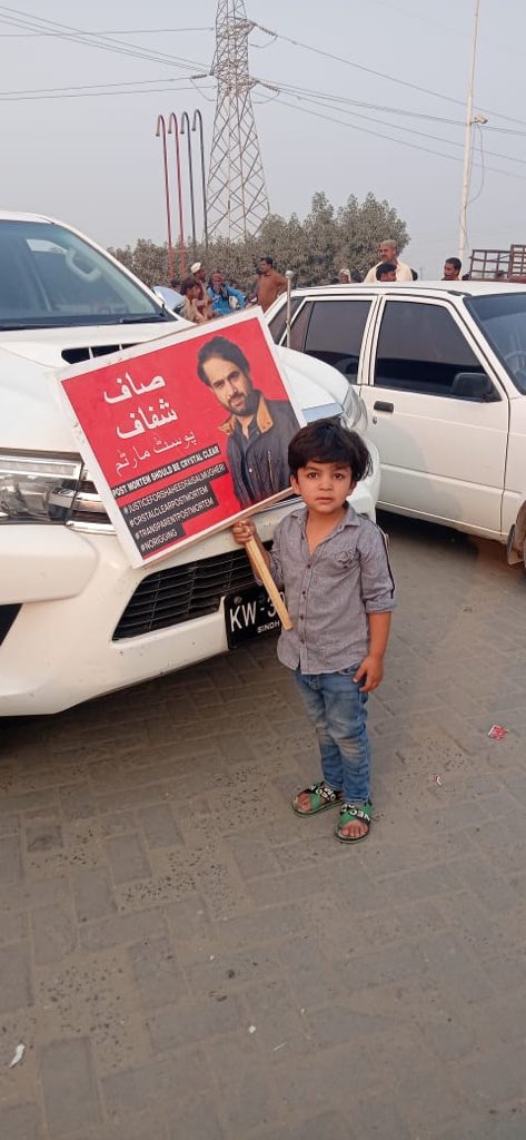 muiz_baloch's tweet photo. A warm welcome to Sardarzada zubair khan jakhrani by beloved hussain jakhrani who was locked up of raising his voice against the murder of shaheed faisal khan mugheri.long live democracy.     #PostMortemForFaisalMugheri #justiceforfaisalmugheri https://t.co/j4wbF200m0