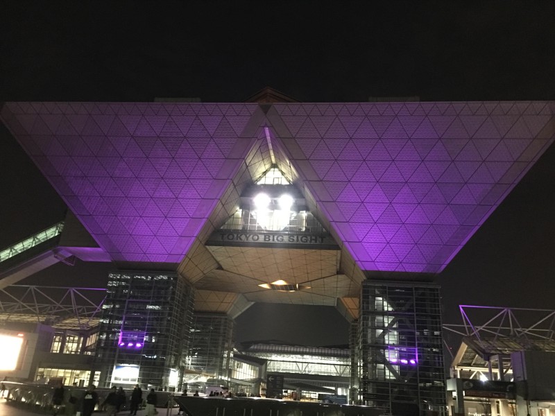 T_Bigsight's tweet photo. 本日11/12はパープルリボン運動の日。DV・暴力根絶を意味するパープルの光で会議棟を照らします。
ライトアップ日程⇒ https://t.co/WnQoQfmnNp
#アウェアネスカラーライトアップ
#PurpleRibbonDay
#AwarenessColor
#LightUp https://t.co/UaMEKdGrCy