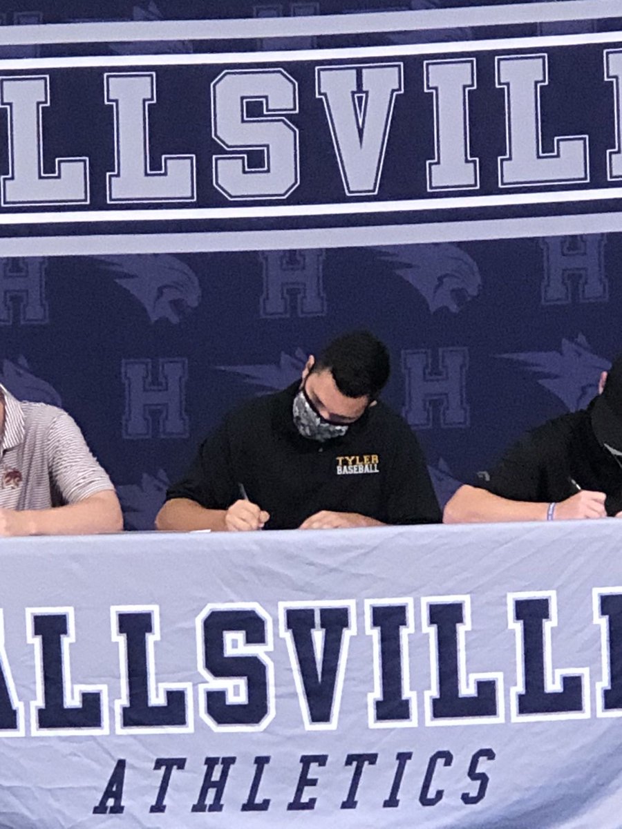 BraydenHodges7's tweet photo. Officially apart of the Apache family #feathersup #TJCbaseball https://t.co/umj8BRDav4