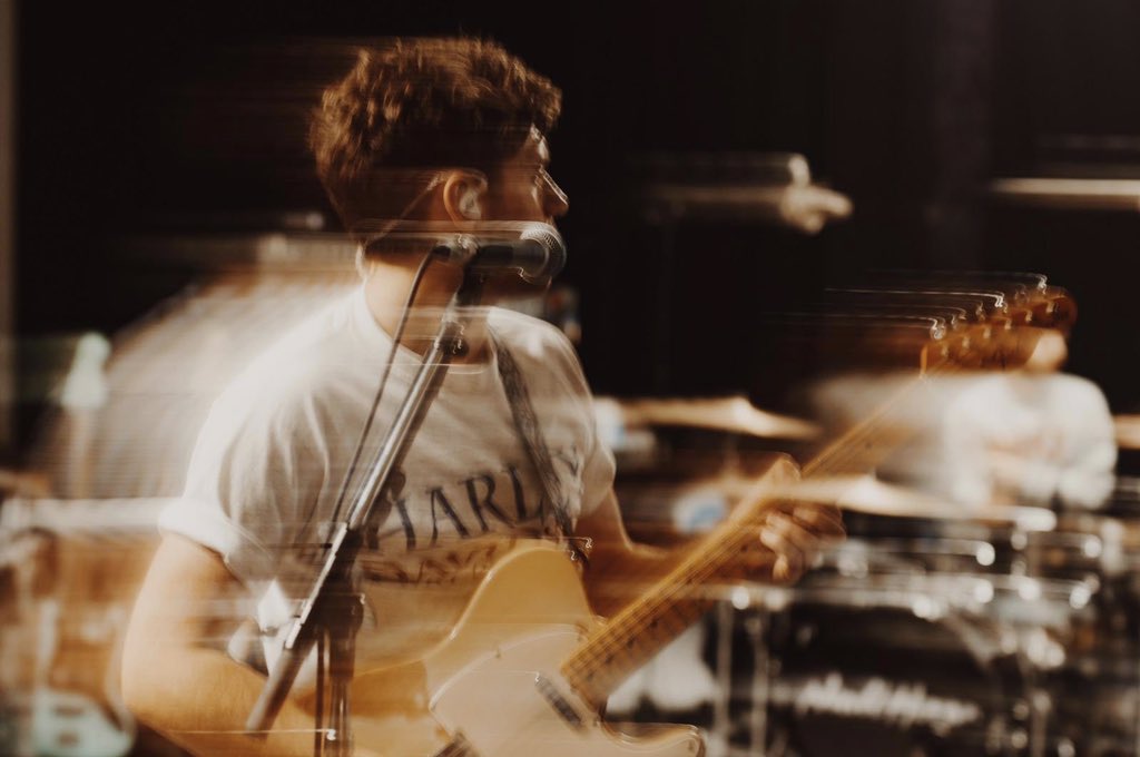 niall horan wearing the Harley - Davidson, a way of life, t-shirt, a thread;