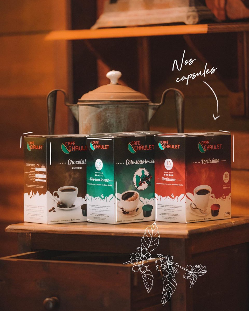CafeChaulet's tweet photo. 💡 Le saviez-vous ? 
Votre Café Chaulet existe aussi en capsules 😮

🔴Fortissimo
🟢Côte-sous-le-vent
🟤Chocolat

#cafechaulet #guadeloupe #guadeloupeislands #coffee #cafeguadeloupe #arabica #destinationguadeloupe #dolcegusto https://t.co/WDLq9eqK39