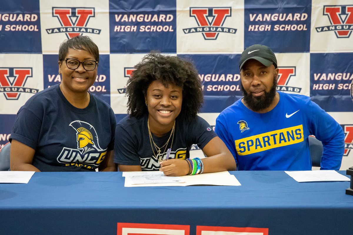 Nasia P. signs NLI to UNCG 💙💛 My Spartan happy face 😁11/11/20 was EVERYTHING 🙌🏽🙌🏽
