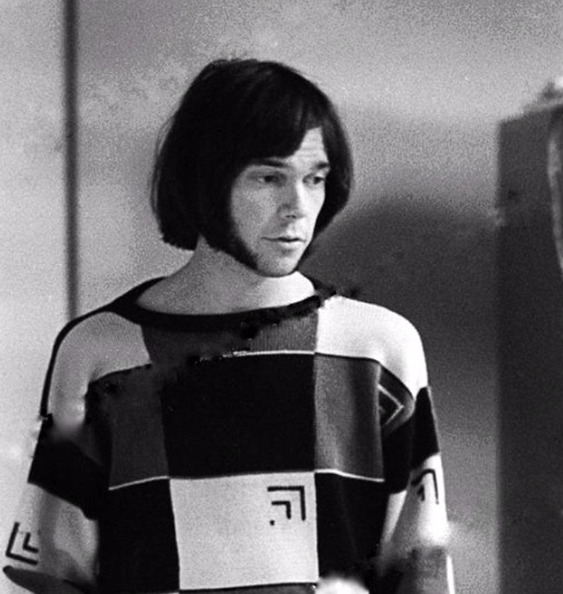 happy birthday to the sexiest most emo folkie to have ever folked!! here is a thread of sexy emo man aka neil young bc i  #love him