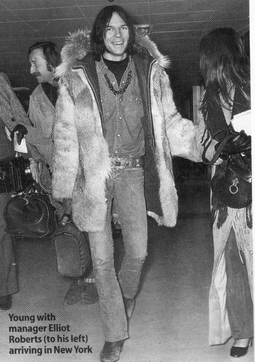 happy birthday to the sexiest most emo folkie to have ever folked!! here is a thread of sexy emo man aka neil young bc i  #love him