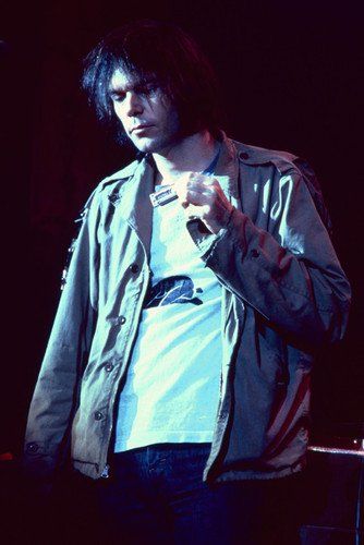 happy birthday to the sexiest most emo folkie to have ever folked!! here is a thread of sexy emo man aka neil young bc i  #love him