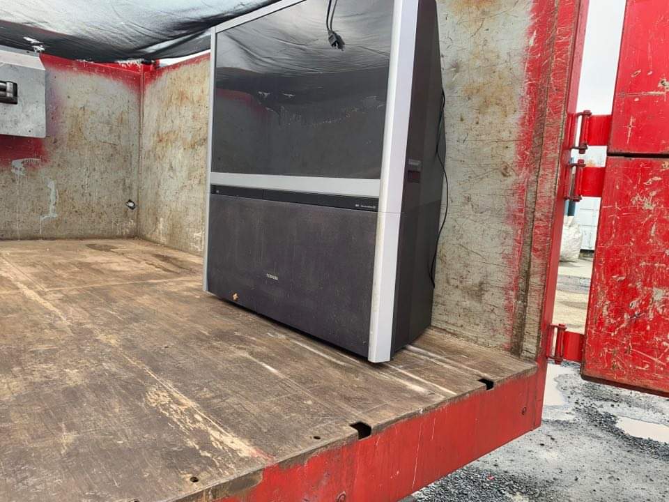 HalifaxJunk's tweet photo. Yes, we will pick up your old #TV or #computer too !
Here is a TV we #recycled this week !
We keep #ewaste from going into the landfill. ๐๐๐บ๐ป๐
#junkworks #junkremoval #halifax #familybusiness https://t.co/3jBl3lpgRd