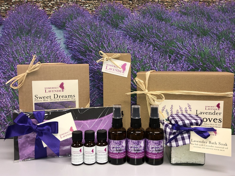 bathxmasmarket's tweet image. Pamper yourself this Christmas and check out our Health and Beauty stallholders. 🧖‍♀️
From @FindUbiety's vegan products, to @somerset_lav's oils,@bohobotherapies' blends to @HiveOriginals' honey products, you're sure to find a relaxing treat! &amp;gt; bit.ly/2JGy6cY