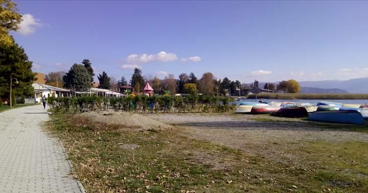 Maranelo75's tweet photo. @lj_nikolovski Eve rabota za inspekciite... Zenska plaza Struga https://t.co/VwTbYEXq2l
