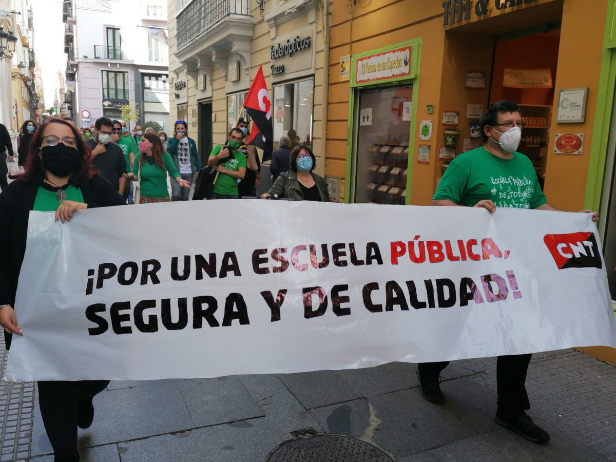 MVerdeAndaluza's tweet photo. #12NHuelgaEducativa
#12NHuelgaEducativa #ConNuestraSaludNoSeJuega
👇✊🌊💚
 #12NYoVoy #Cadiz https://t.co/Dm1cZlFVlT