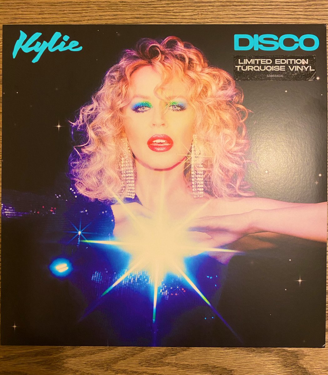 ShaktiEvo's tweet photo. It’s finally arrived- my copy of @kylieminogue #DISCO on limited edition turquoise vinyl. 

It looks gorgeous &amp; it also contains a lyrics sheet inside. 💃🕺💙

#KylieMinogue #KylieDisco #Vinyl #LtdEdition #TurquoiseVinyl #Lovers https://t.co/qBw4WCTS1h