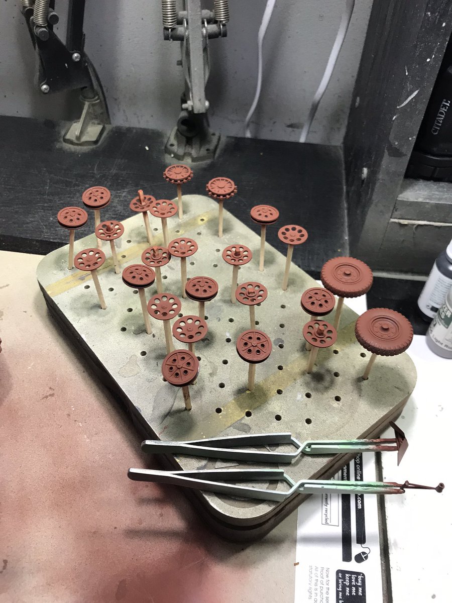 What is it with German armour and wheels 