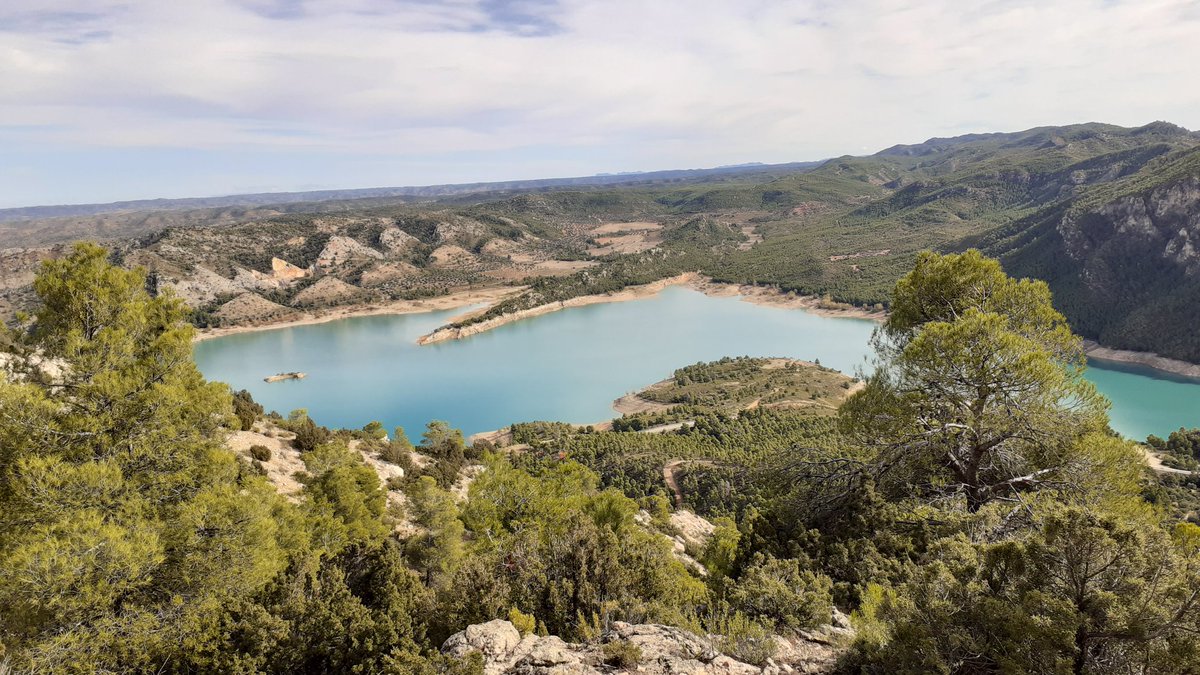 VoteBigD's tweet photo. Otra de las cosas que puedes hacer si visitas #AlcañizFlats es hacer una andada. Os dejamos unas fotos del monte #Tolocha, que está a pocos kilómetros de #Alcañiz.
Información
696 21 86 24
info@alcanizflats.com
 #TurismoAlcañiz #VisitBajoAragon #BajoAragon #Teruel #TurismoAragon https://t.co/iwLAkAWNMS