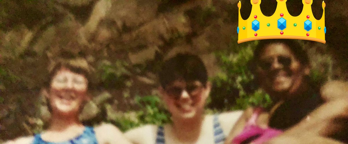 Happiest of birthdays to my pal, <a href="/BernadeiaJ/">Bernadeia Johnson</a> !!! 🍾🎈🎁🎊🍷 Here’s to you, Queen 🐝, and to more fun adventures together!