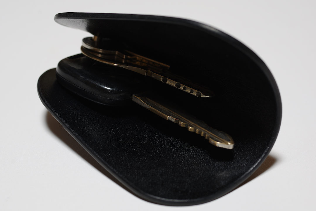 industriale_'s tweet photo. キーホルダー感覚で使えて、鍵を包み込むようにカバーするキーケース
#キーケース #キーホルダー #キーカバー #スマートキー #スマートキーケース #スマートキーカバー #鍵 #革 #レザー #ハンドメイド #pentax #dfa50macro #フィンガーグリップストラップ #INDUSTRIALE https://t.co/dEGcwj4JyX