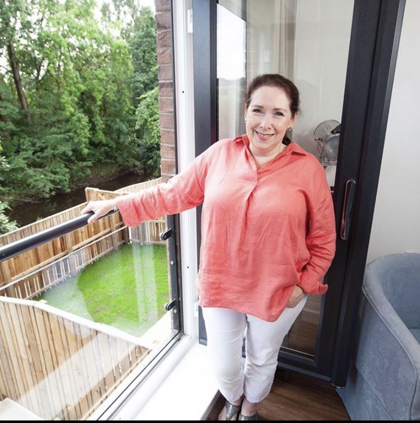 CcgHomes's tweet photo. We are feeling the autumn vibes today and there’s nothing ordinary about the views across Auldhouse Park from our Riverford Gardens development – perfect on these crisp autumnal mornings🍂. We are sure our purchaser Heather Douglas would agree!
#newhomes #homeswithaview https://t.co/kaiYCjlU2p