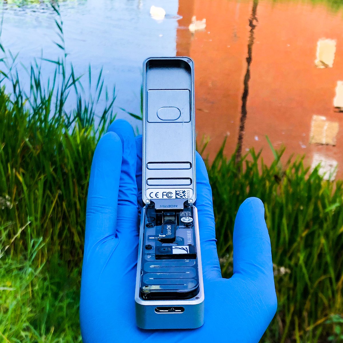 GibbsKuguru's tweet photo. NEW ARTICLE: One ‘Pore To Rule Them All
-
There’s a #new #DNA #sequencer on the block, allowing us to #dive deeper into the #genome of #sharks and #shark #conservation
-
https://t.co/lOlSWV73WZ
-
@nanopore 
@WUR
@sharkproject
@KihaaMaldives
@OceanDimensions https://t.co/gvxsLqpQHC