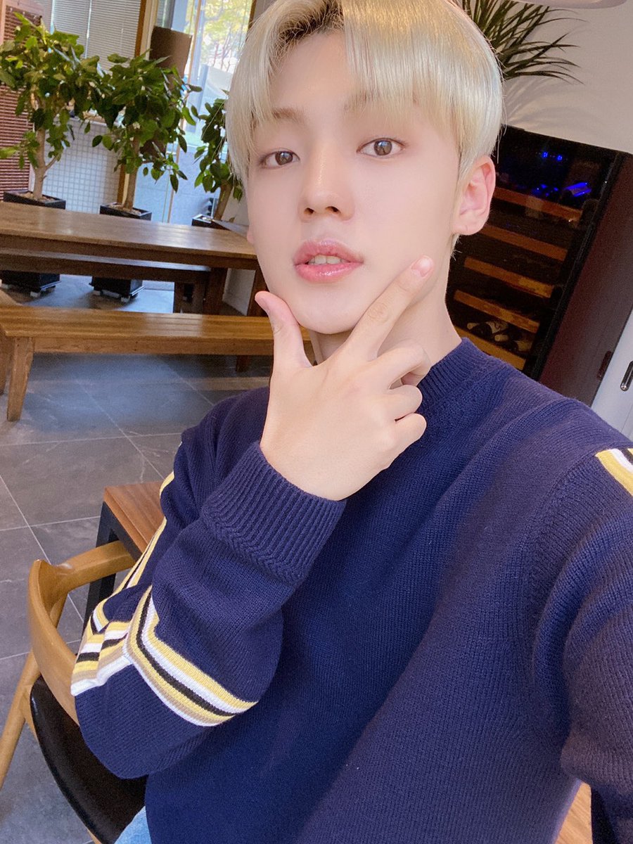 official_ACE7's tweet photo. [#에이스_찬]

오늘 내 하루안에 초이스와 함께한 시간이 많아서 너무너무 행복하다!!!👏🏻
오늘도 고맙고, 사랑해 내 사랑들💛

#ACE #에이스 #CHOICE #초이스 https://t.co/jJ1yiHEbRl