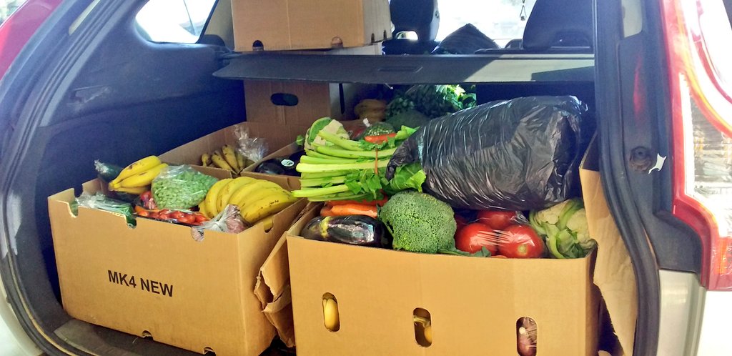 FreshFoodsZim's tweet photo. Looks like rainy season is here, so why not order a delivery of fresh produce direct to your doorstep and avoid the rain! 

🚛 24 hours Harare express
🚛 no minimum order
🚛 fresh, quality local produce

WA 0712517288 to order now https://t.co/9Vgz4QEok1