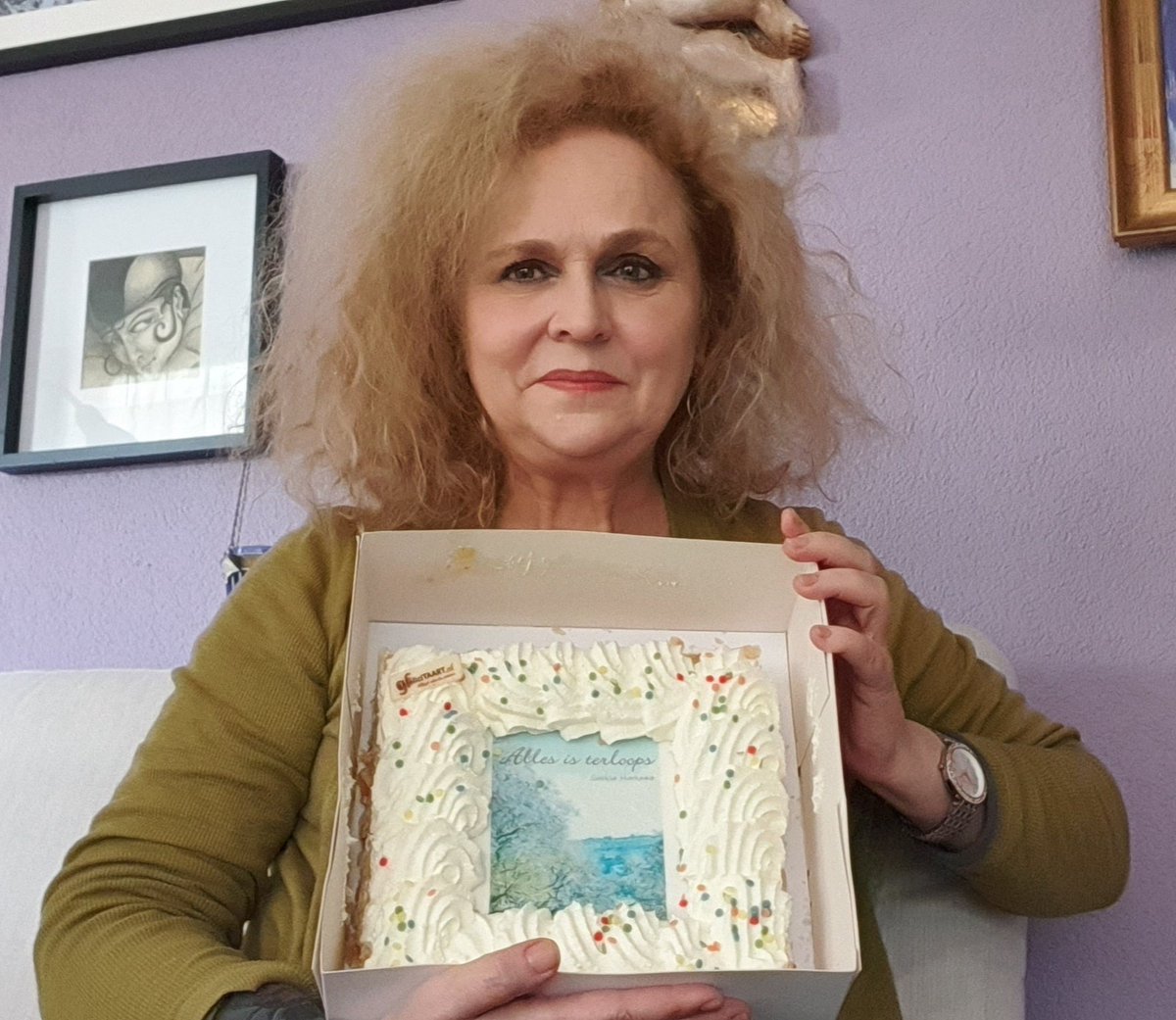 Trots dat ' Alles is terloops' het best verkopende boek was van de maand oktober van mijn uitgever Futuro Uitgevers. 
#allesisterloops #saskiaharkema #futurouitgevers