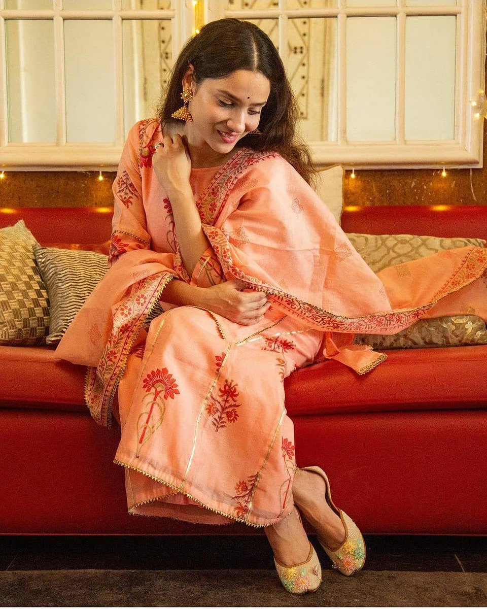 ankitaxglory's tweet photo. My peach gurl🍑❤️
Sweetie!🍑 
Her smile and outfit, best combined!🙂🍑 

@anky1912 
#Ankitalokhande #Anky #Anku #Ankuholic #best #peachgurl https://t.co/5yD28lYkFT