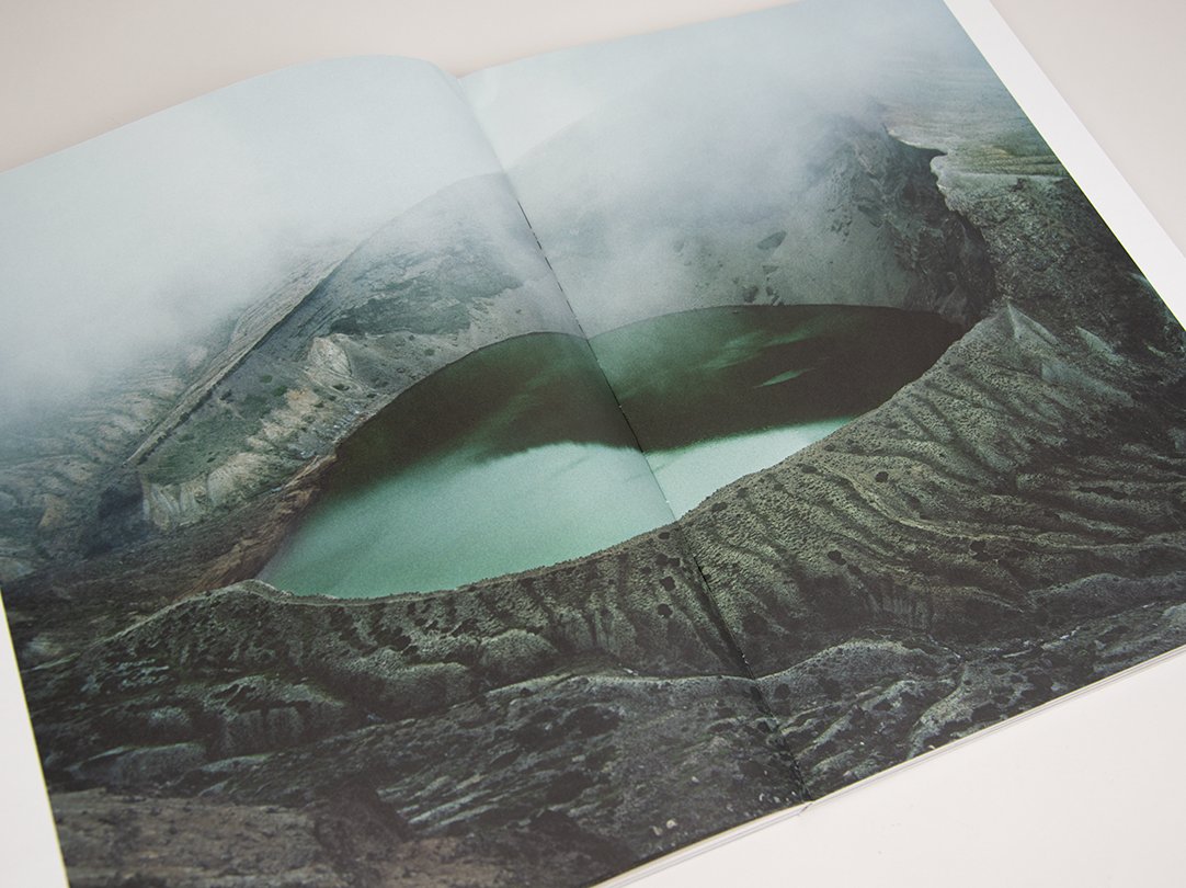 Lessebo_Paper's tweet photo. This edition of Foam Magazine Talent Issue contains a selection of 20 artists delineating photography’s state of affairs. Printed by @NPNdrukkers  , on Lessebo Design White. Paper supplied by @Igepa_NL https://t.co/udMKKQRfYw