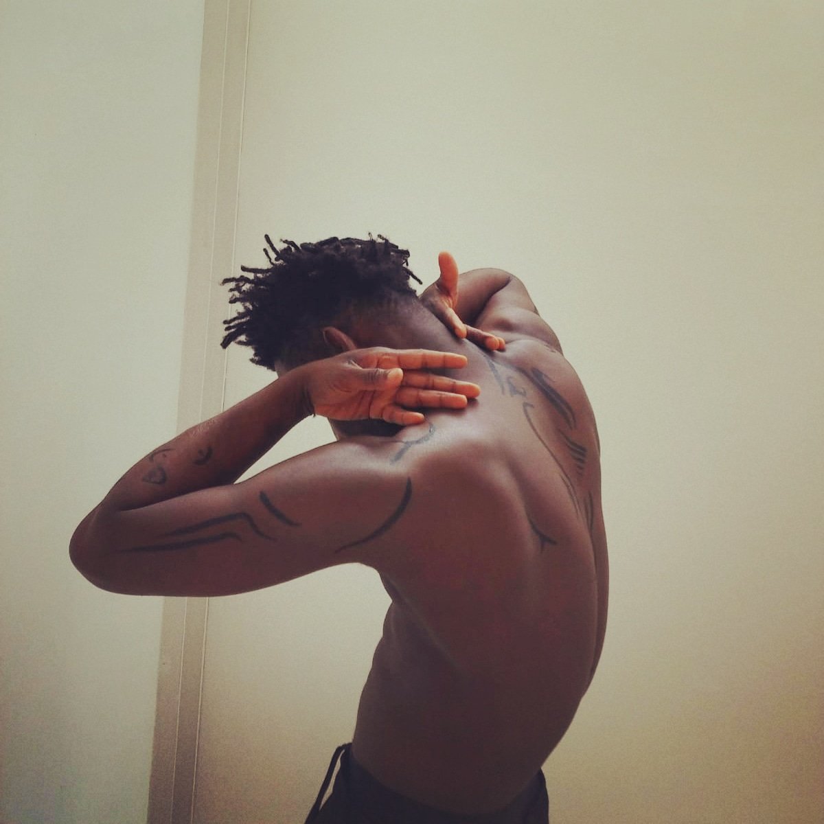 AholouKoss tweet picture