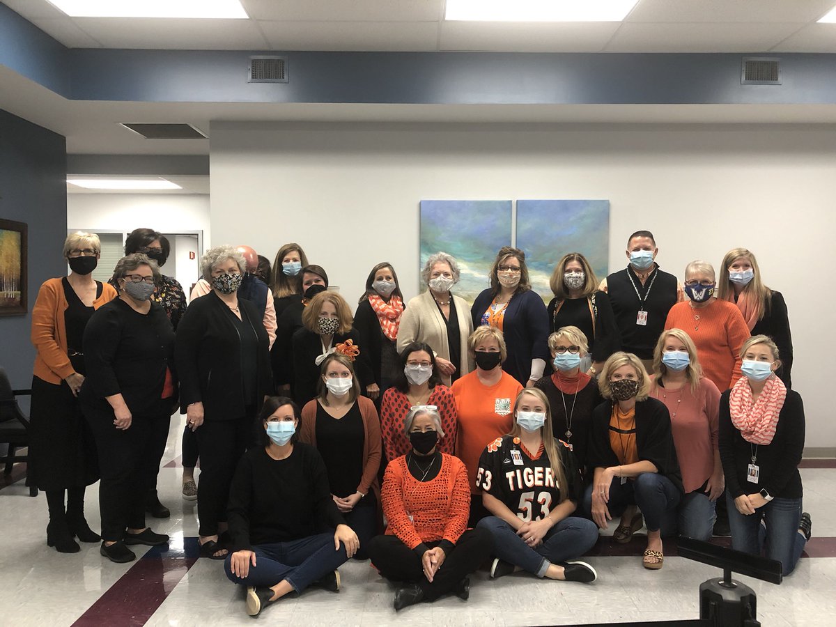 BradleySchools's tweet photo. Neighbors Helping Neighbors! BCS Central Office supports our friends in @MeigsTNSchools! #meigsstrong https://t.co/zshhLN6AmF