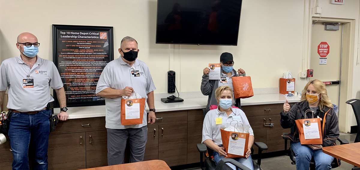 Julie Wilson tweet media