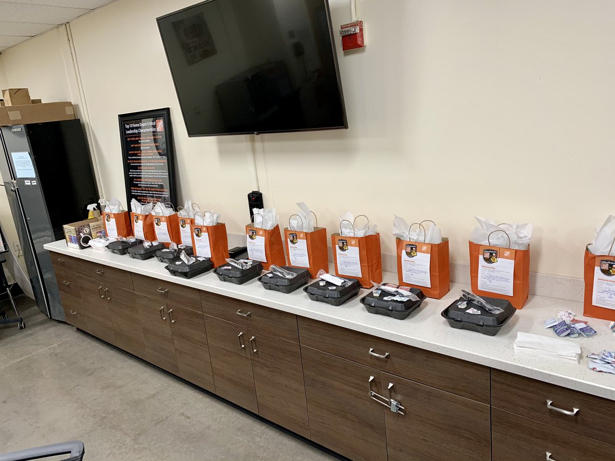 Julie Wilson tweet media