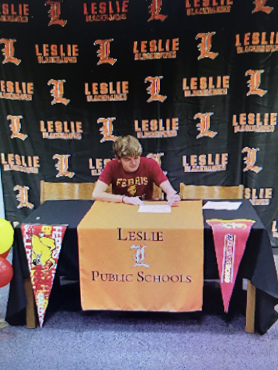 AthleticsLeslie's tweet photo. Congrats to Cannon Risner on Signing to Continue his Academic and Golf Career at Ferris State University Best of Luck GO BULLDOGS @leslieprincipal @JoshVanDykeJAX @brian_calloway @LPSManthei @ferrisathletics @CannonRisner https://t.co/uOHguIa3Cg