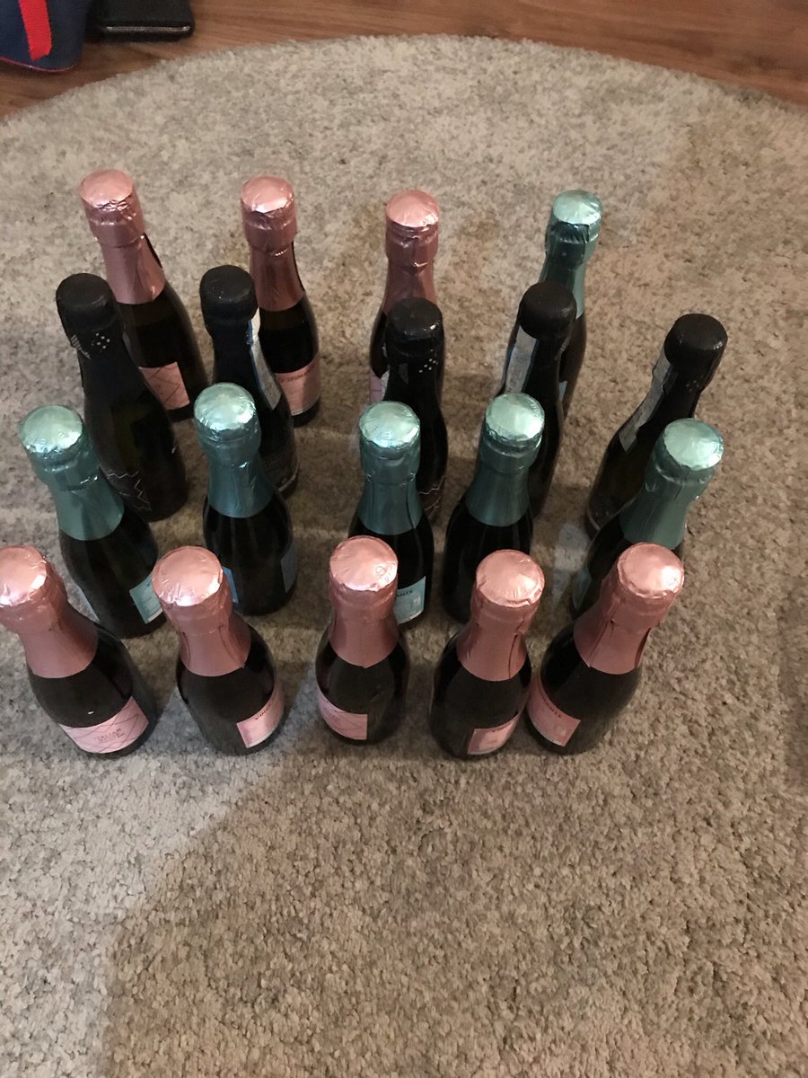 MrsLMBlack's tweet photo. @AldiUK so disappointed and angry at receiving my Fizz advent calendar in this state!! Aldi live chat &amp; an email has given me no answers or resolution for the fact 5 of the bottles are missing and I have no advent to open 😡 https://t.co/qqLGZTzSds