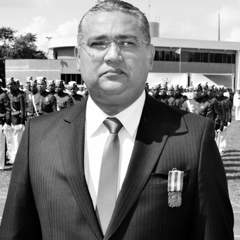 praticagemdobr's tweet photo. A Praticagem do Brasil presta condolências a familiares e amigos do prático Linésio Gomes Barbosa Júnior, vítima de complicações da Covid-19. Prático na Amazônia há mais de 20 anos e conselheiro do Conapra, ele prestou um grande serviço à profissão.
Gratidão 🙏 https://t.co/fiFEYv57G7
