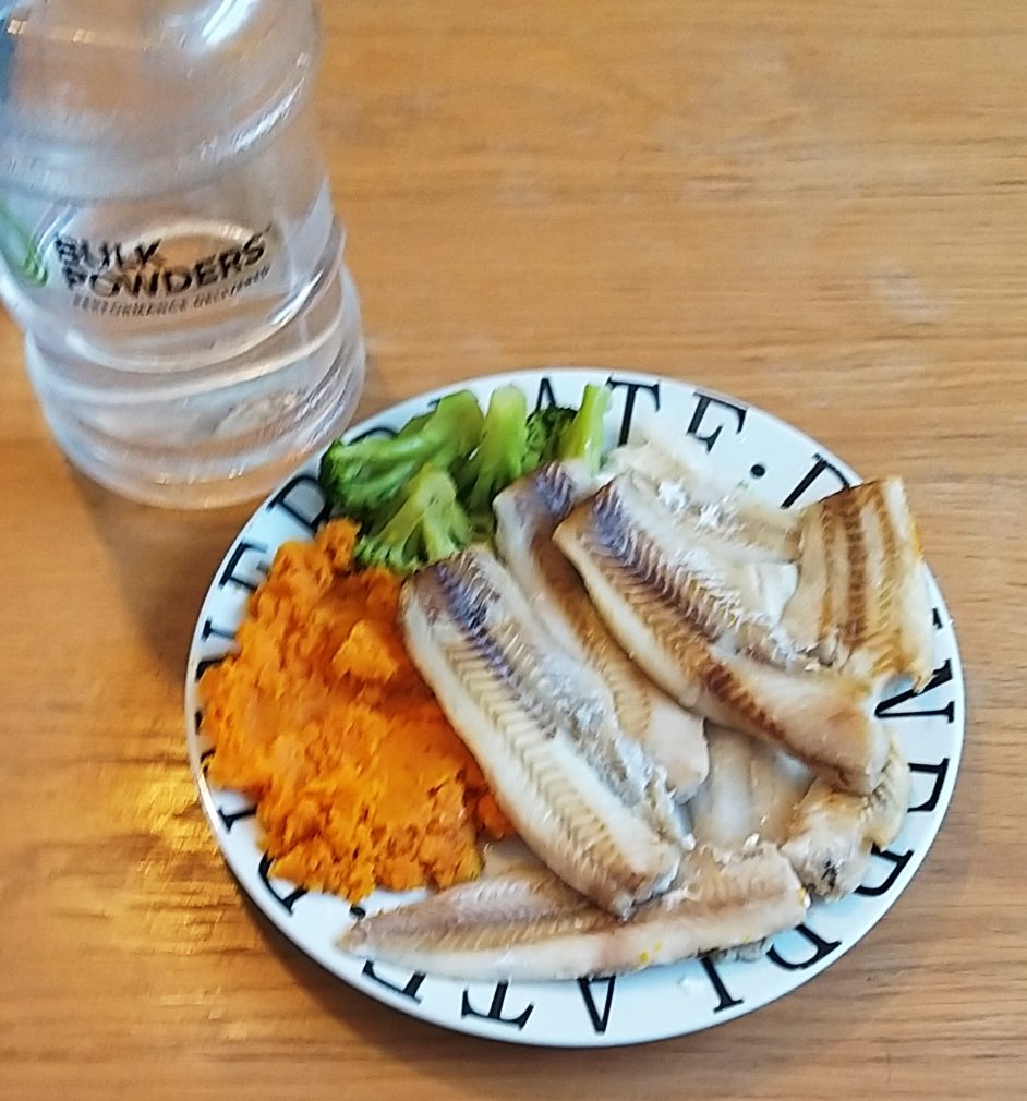 FITNESS__WINS's tweet image. Fish and Chips for Break-fast
2.30pm ⏳🤯

#IntermittentFasting 
#EatCleanGetLean