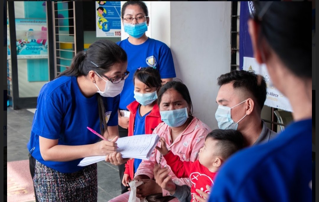 HKroeun's tweet photo. Despite COVID 19, NNP and HKI continue providing small group counseling on breastfeeding to mothers and caregivers at the National Pediatric Hospital. This is done as part of late WBW 2020. #WBW2020 #NutritionCantWait https://t.co/l3SL90cucb